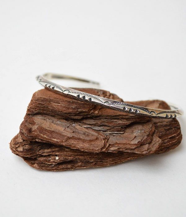 ラリースミス (LARRY SMITH) MEN'S EXTRA THIN TRIANGLE BRACELET