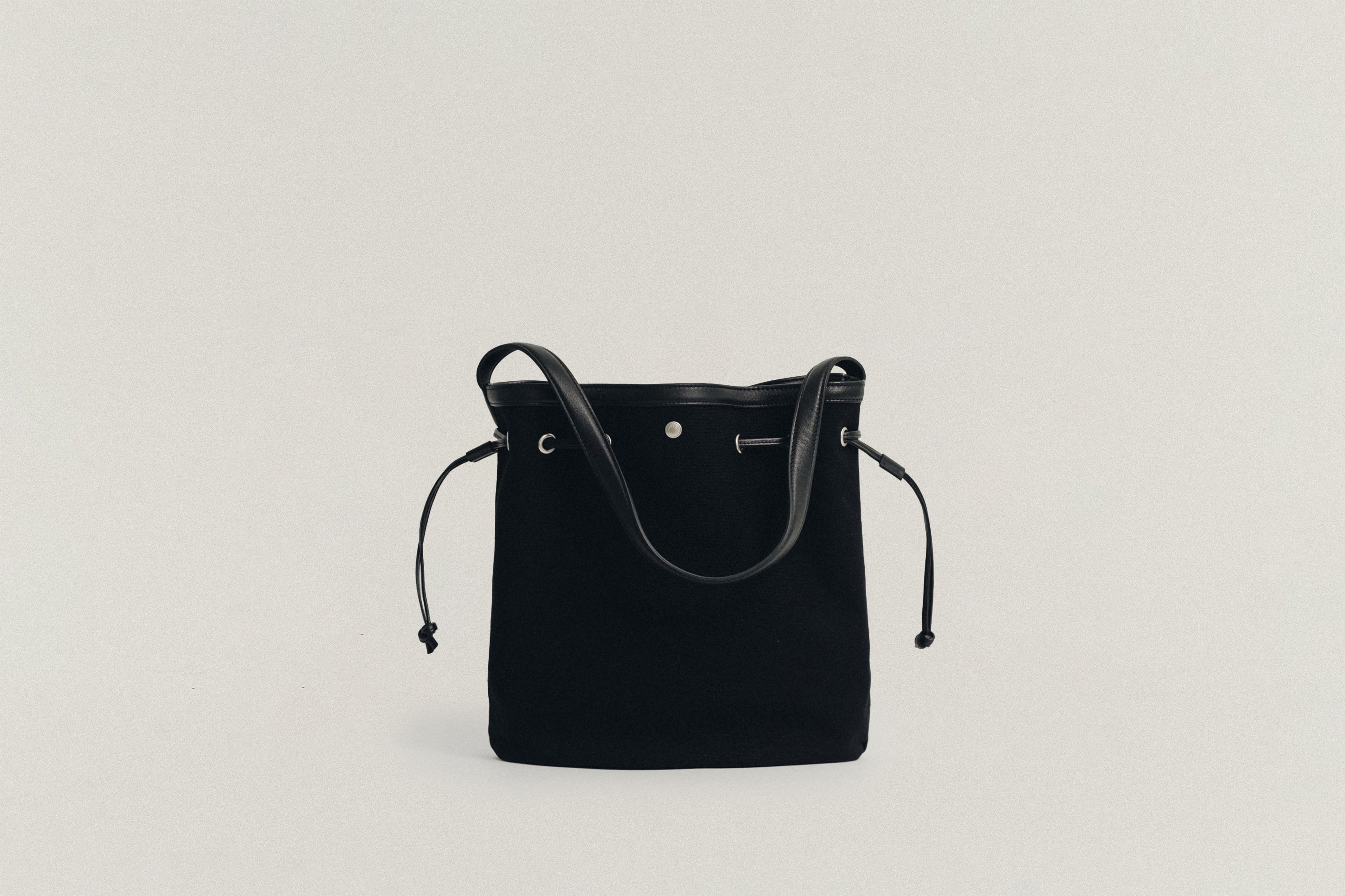 SAC COQUILLE BUCKET BLACK – TOUT Y EST JP