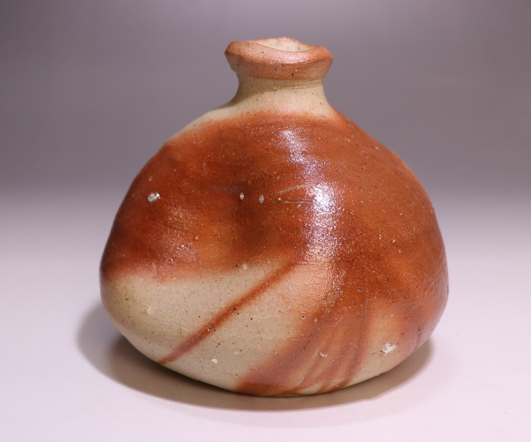 中村和樹 作 「備前火襷徳利」 ～備前焼専門卸小売店 川口陶楽苑～