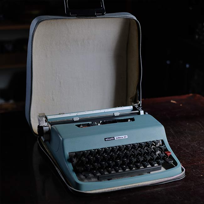 OLIVETTI Lettera 32 タイプライター インクリボン交換済み – zakka
