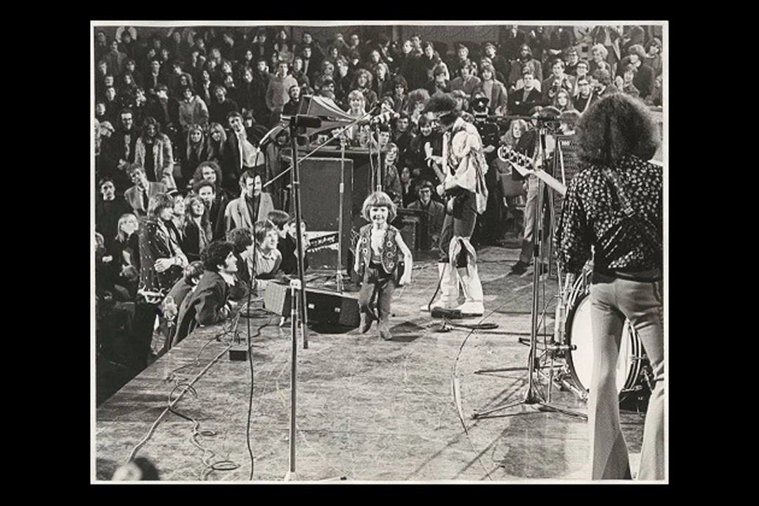 The Mystery of a 1969 Jimi Hendrix Photo Is Finally Solved