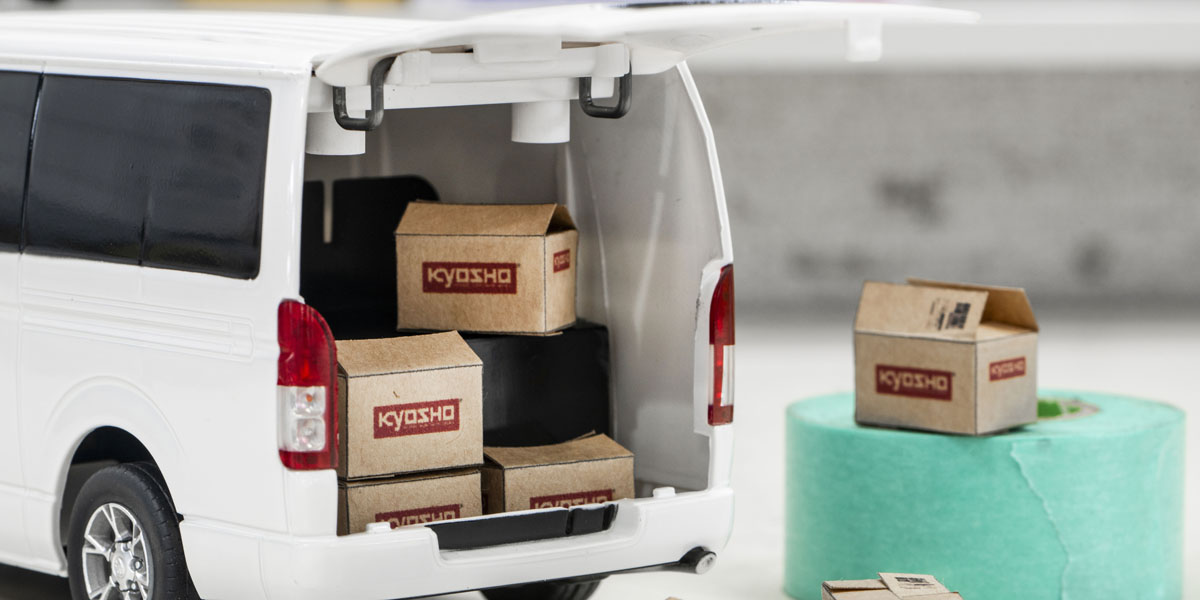 Kyosho EGG Toyota HiAce – Radio-Control Car with Opening Rear