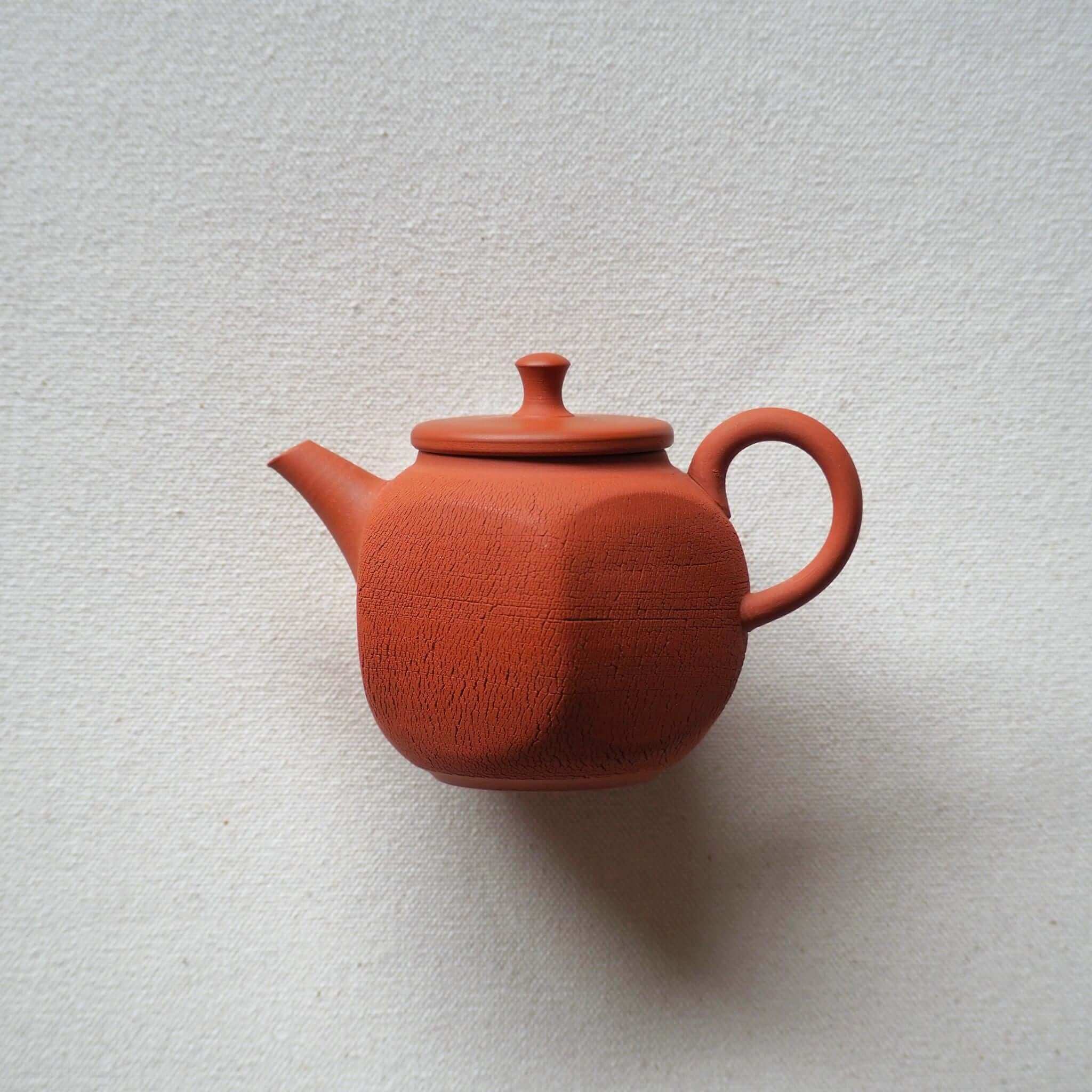 常滑焼 甚秋陶苑(伊藤成二)作 朱泥嵐絞り茶壺 [東山堂煎茶器店