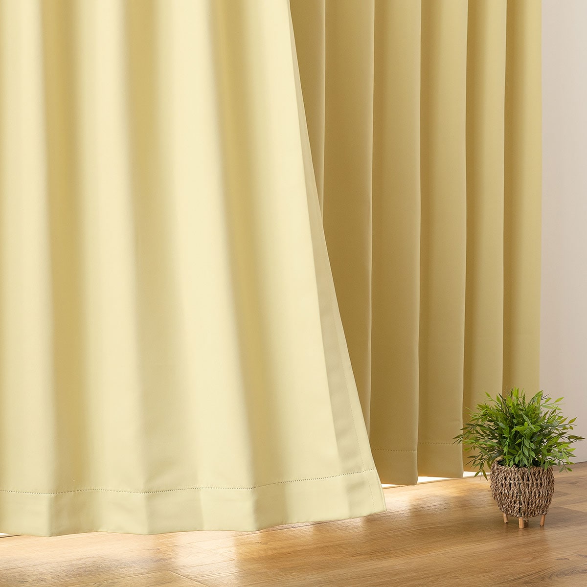 楽天市場】遮光1級・遮熱カーテン（無地・パステルイエロー） ニトリ