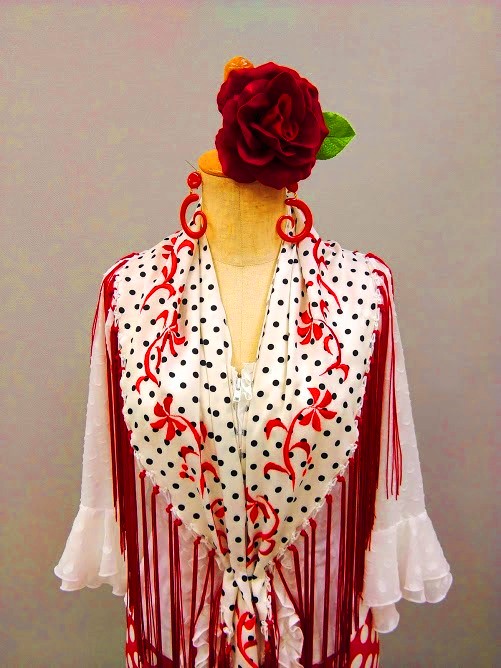 楽天市場】フラメンコ衣装フレコ付きシ−ジョフレコ付きシ−ジョ刺繍