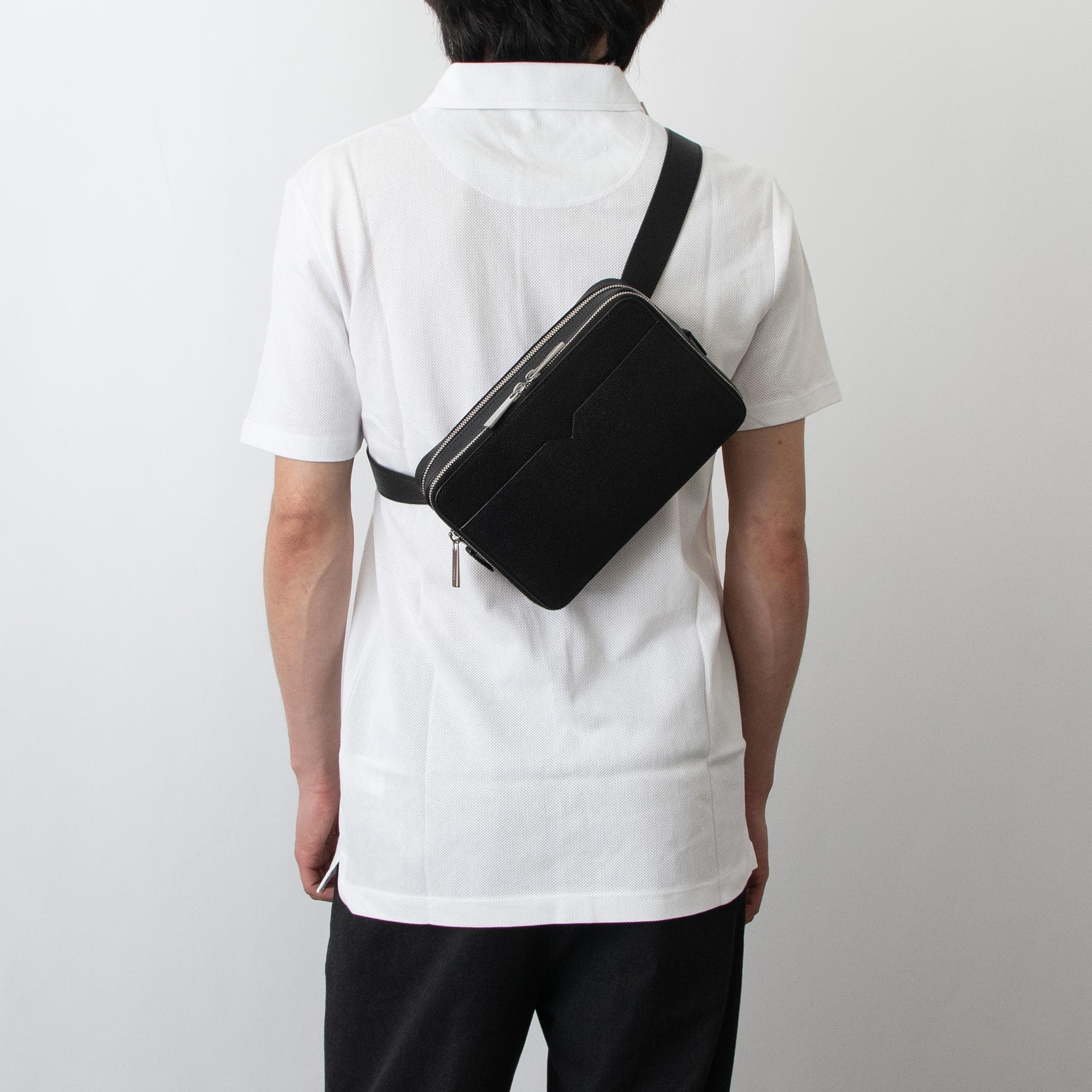 楽天市場】ヴァレクストラ VALEXTRA バッグ メンズ 2WAYボディバッグ