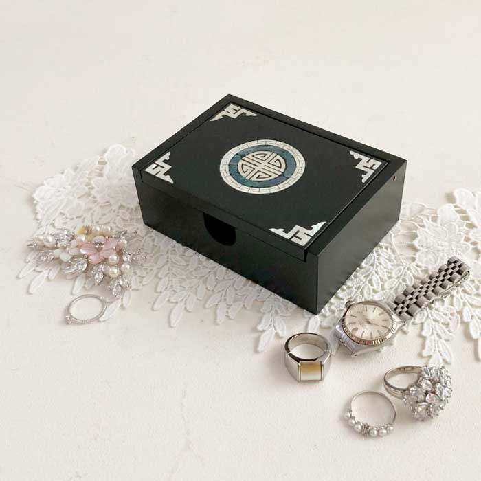 楽天市場】螺鈿細工 吉祥文様の漆黒小物入れ 名刺・アクセサリーケース