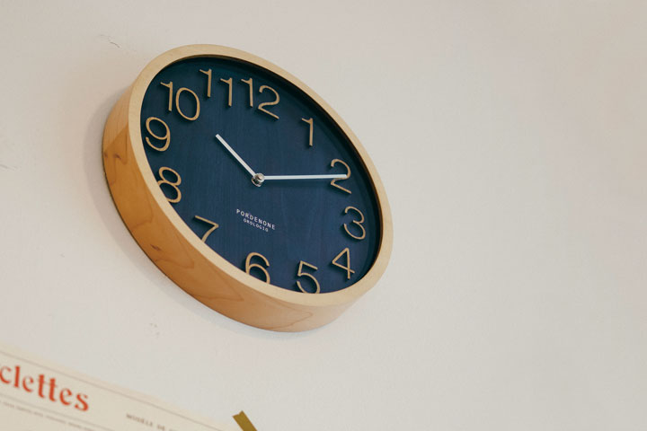 楽天市場】ウォールクロック 【 Plock 】 電波時計 ネイビー 木製