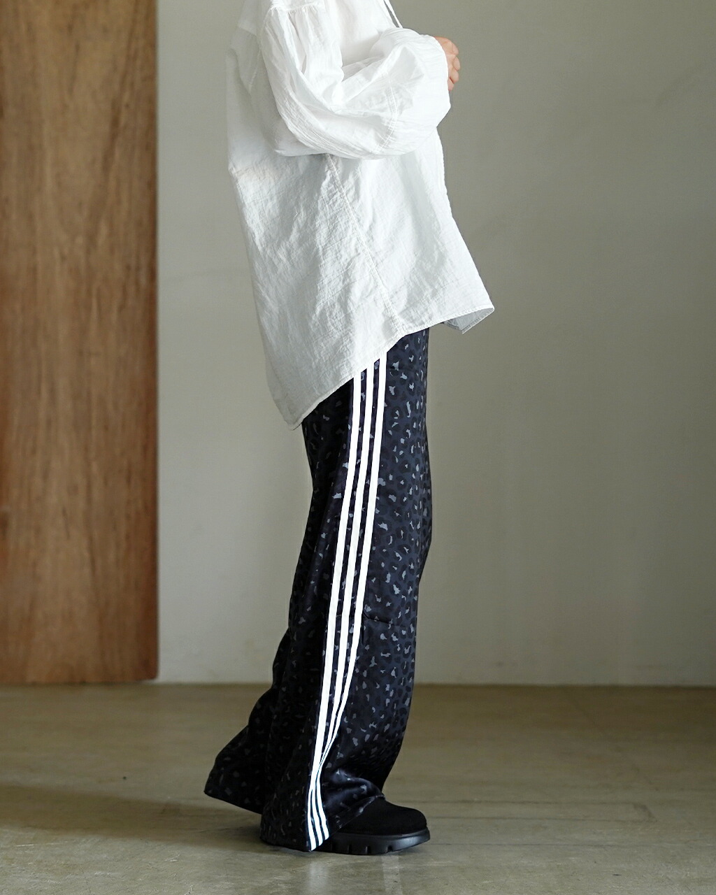 楽天市場】アディダス adidas STN WL LEO PRINT WIDE LEG SATIN PANTS