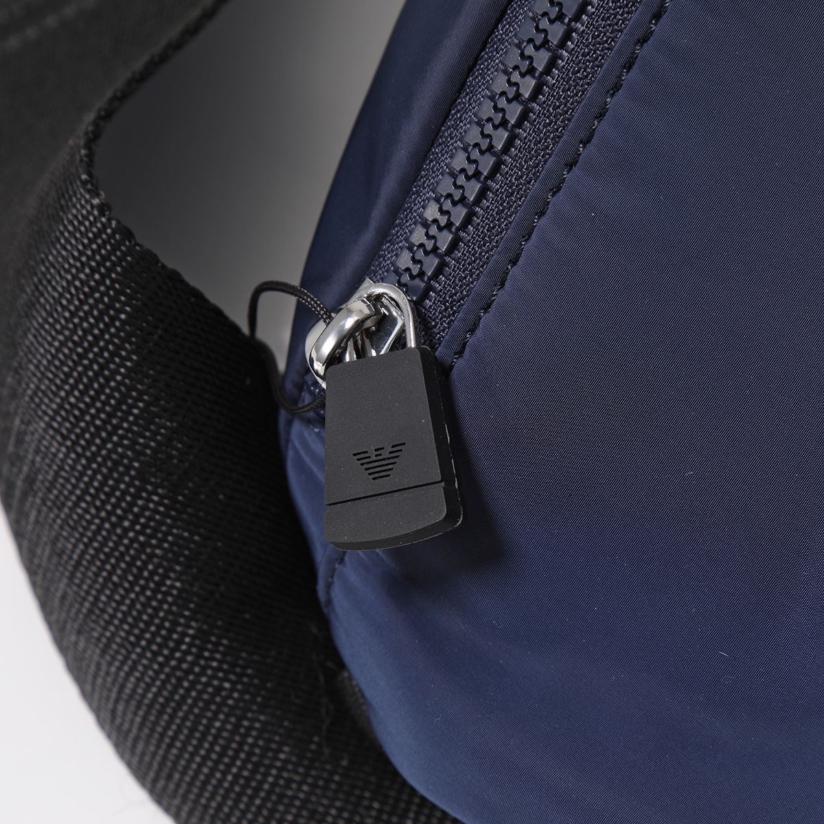 楽天市場】EMPORIO ARMANI エンポリオアルマーニ ボディバッグ 211246