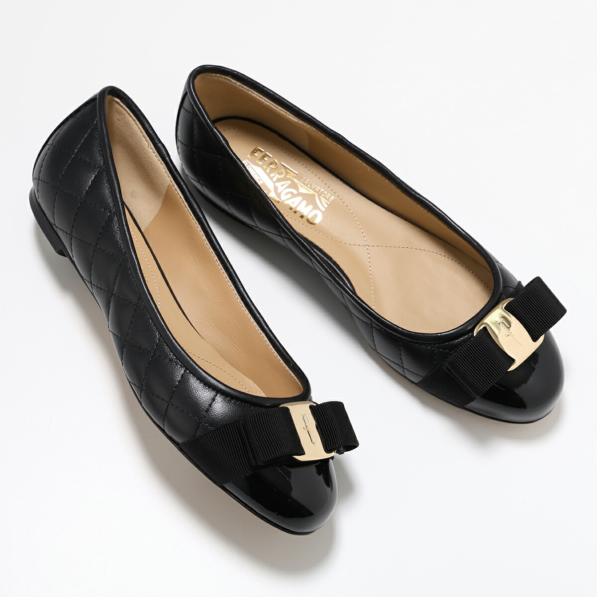 楽天市場】FERRAGAMO フェラガモ パンプス VARINAQ ヴァリナ 0672100