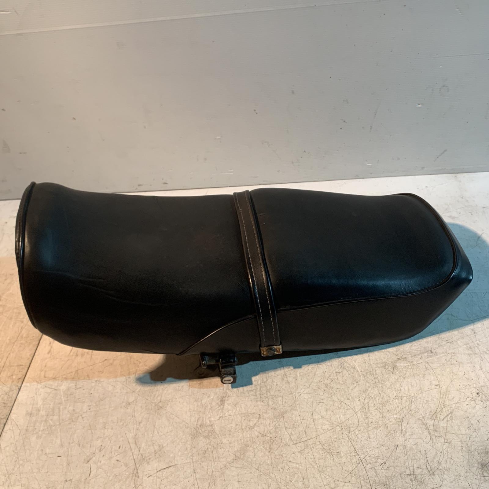 楽天市場】HONDA ホンダ CB750F シート RC04【中古】 : AUTO