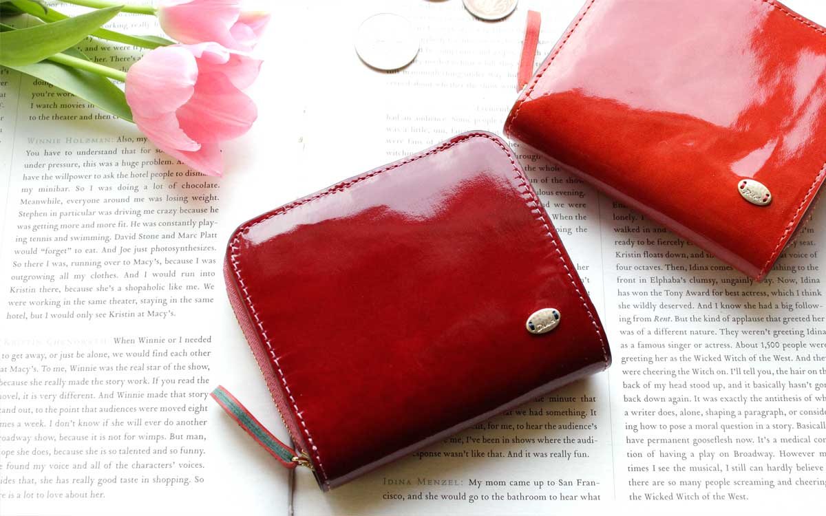 楽天市場】エナメルレザー 二つ折り財布 外付け小銭入れ ダコタ Dakota