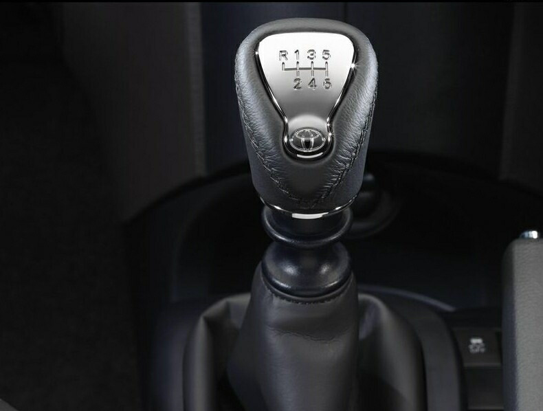 楽天市場】【150系トヨタ オーリス】6速マニュアル車用 トヨタロゴ