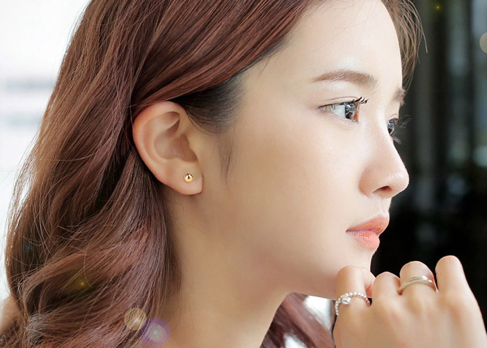 楽天市場】丸玉ピアス 18k 日本製 3mm 3.5mm 4mm 丸玉 ピアス 丸玉 K18