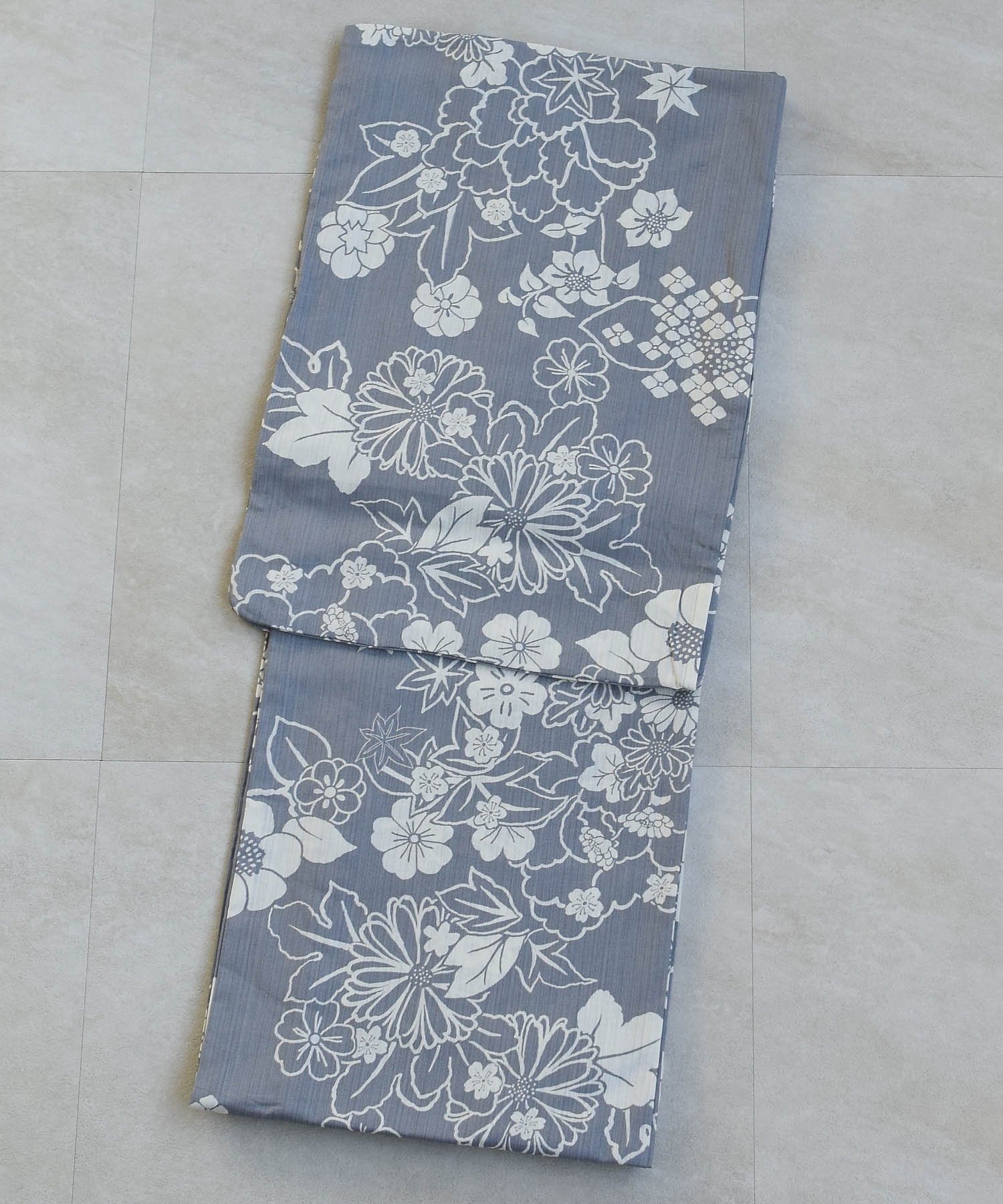utatane｜utatane 高級変わり織 浴衣3点セット 上品グレーの古典花