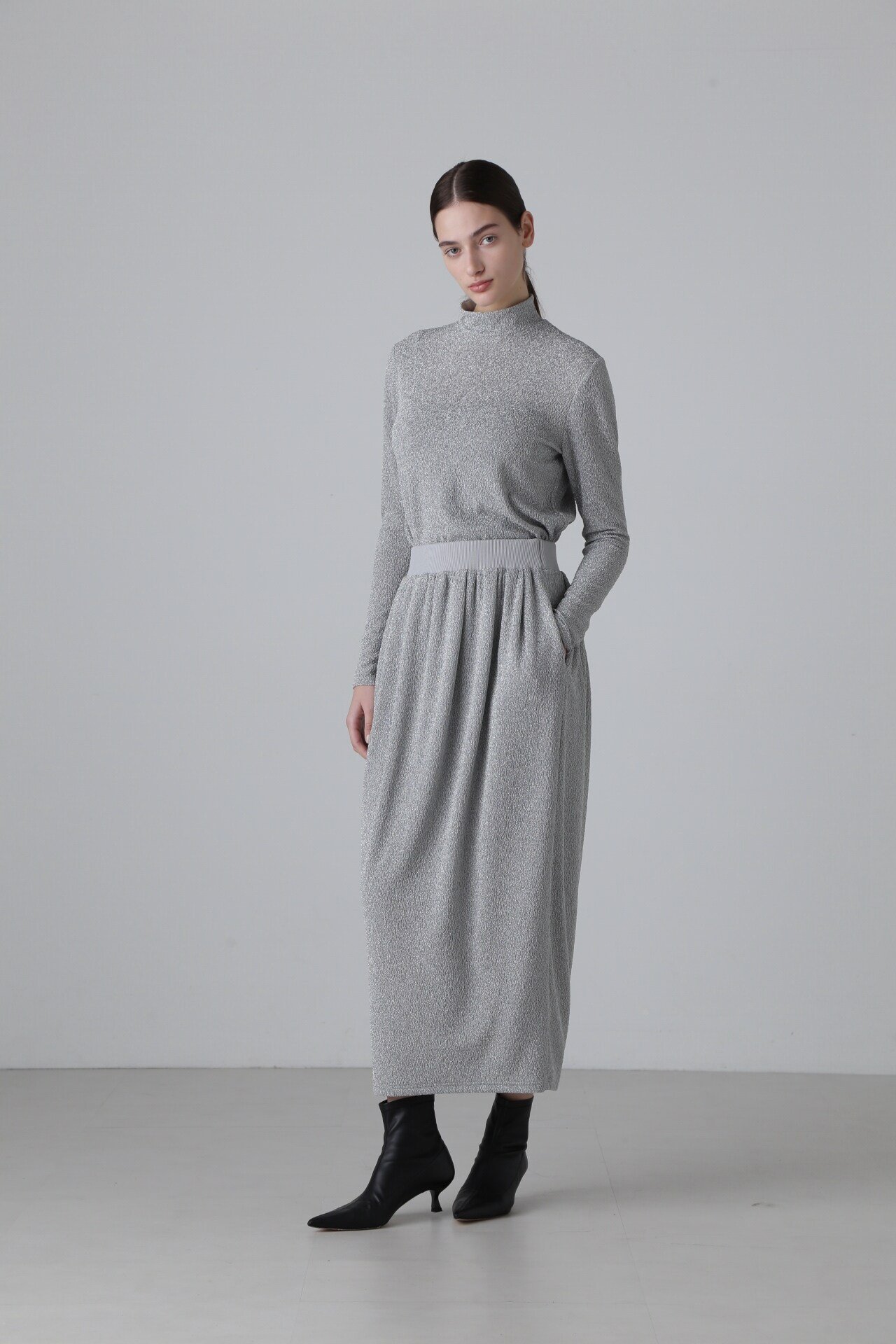 ADORE｜◇シャイニーニットジャガードハイネックカットソー | Rakuten