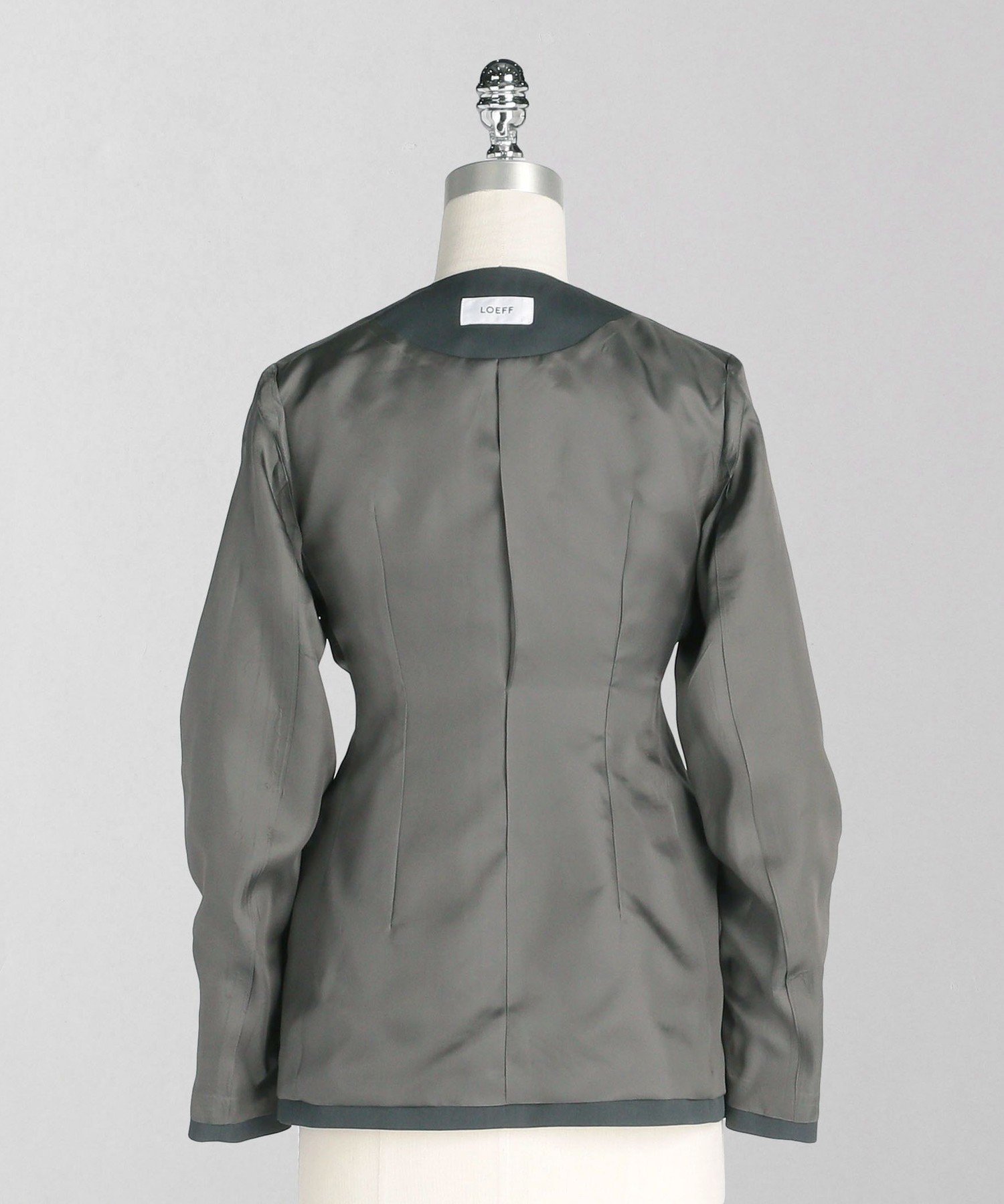 LOEFF（ロエフ）ウールギャバ カーブ ジャケット LOEFF＞ウール ギャバ カーブ ノーカラー ジャケット