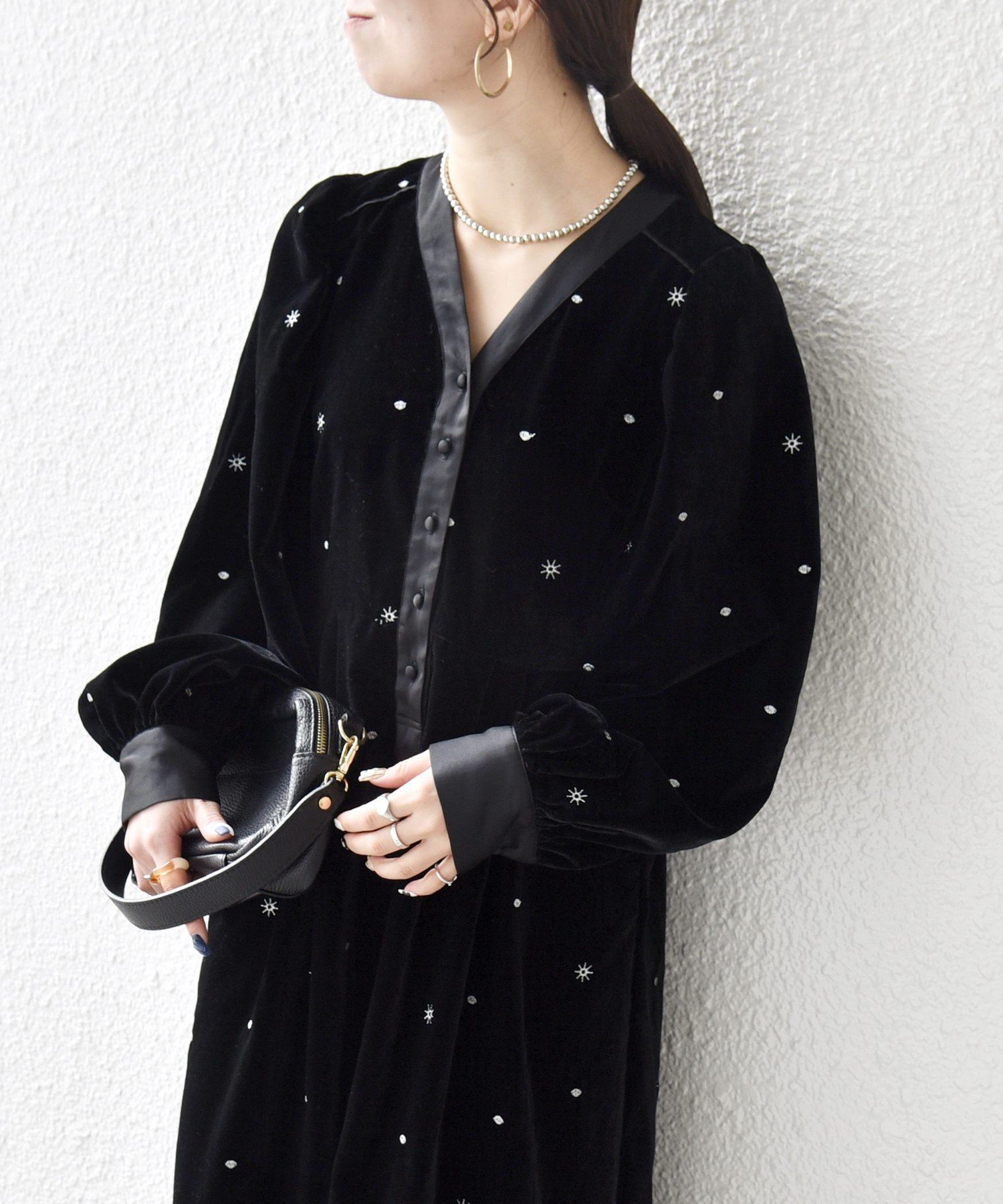 SHIPS any　ベロア 刺繍 タック フレア ワンピース　美品 SHIPS any:〈手洗い可能〉ポリエステル ベロア 刺繍 タック フレア