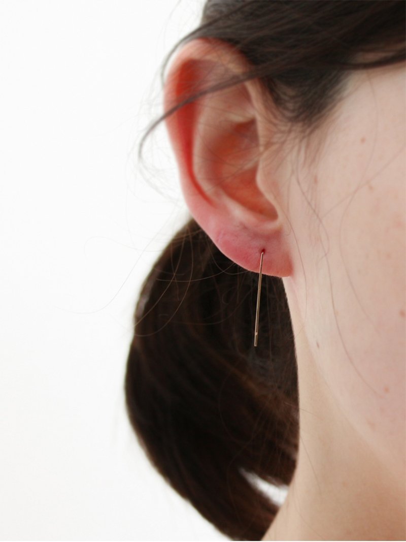 ま*ー様 美品 cuicui K10 ゴールド ラインピアス ゴールド ライン