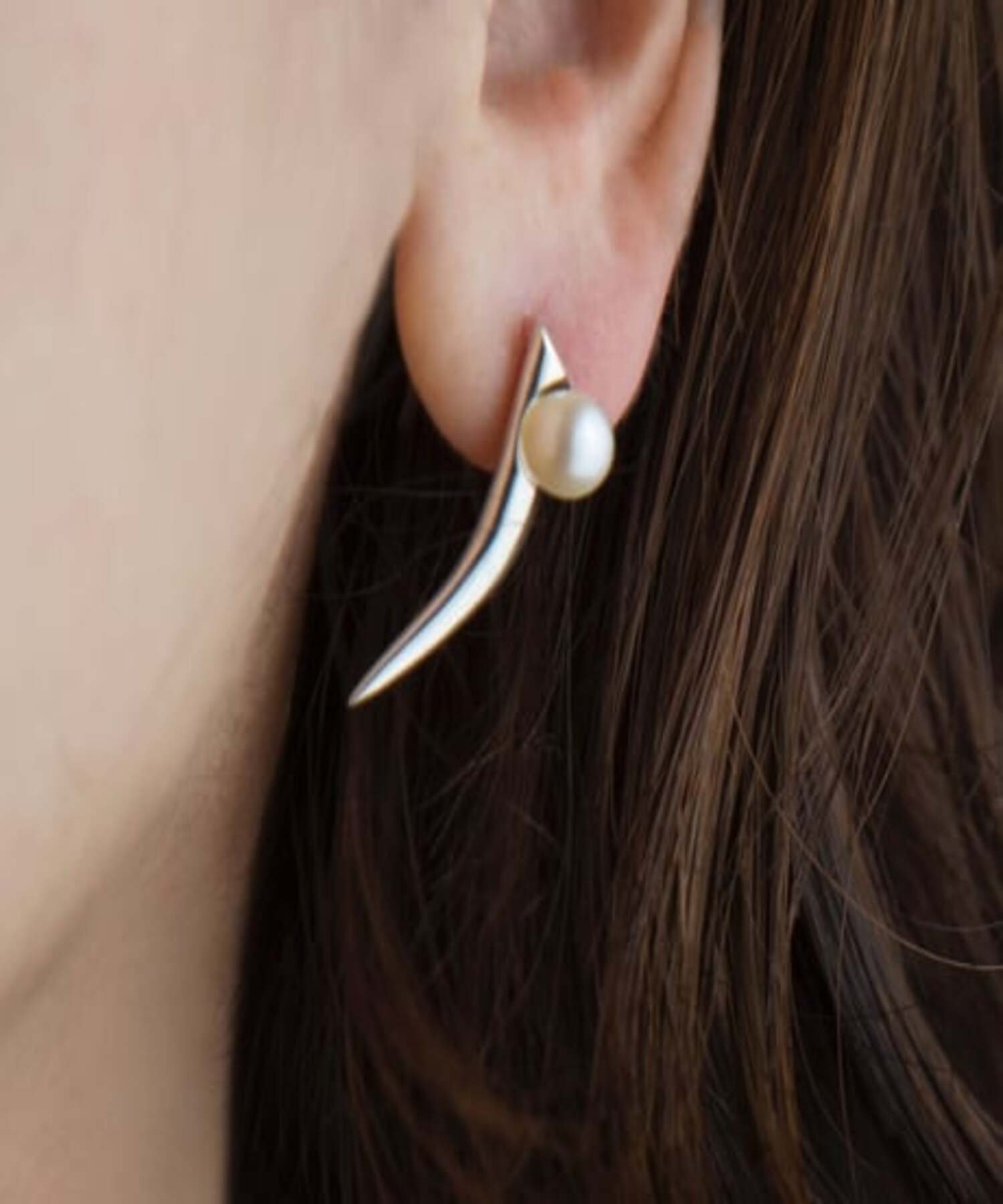 TOMORROWLAND｜【別注】januka 3シェルパールピアス | Rakuten Fashion