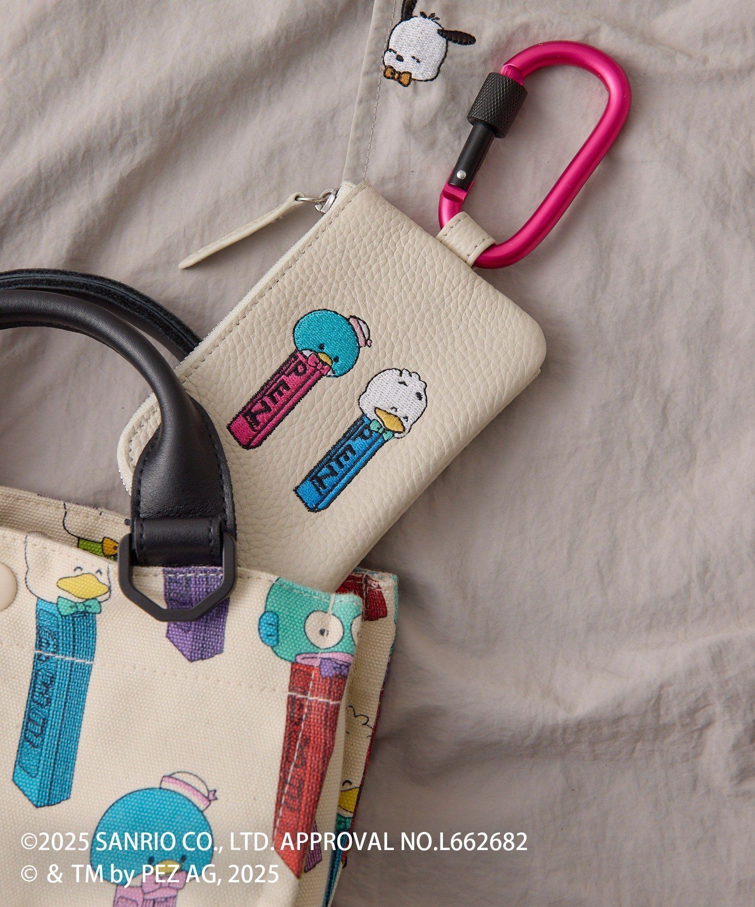 ear PAPILLONNER｜【はぴだんぶい×PEZ(ペッツ) ×ear】本革/カラビナ