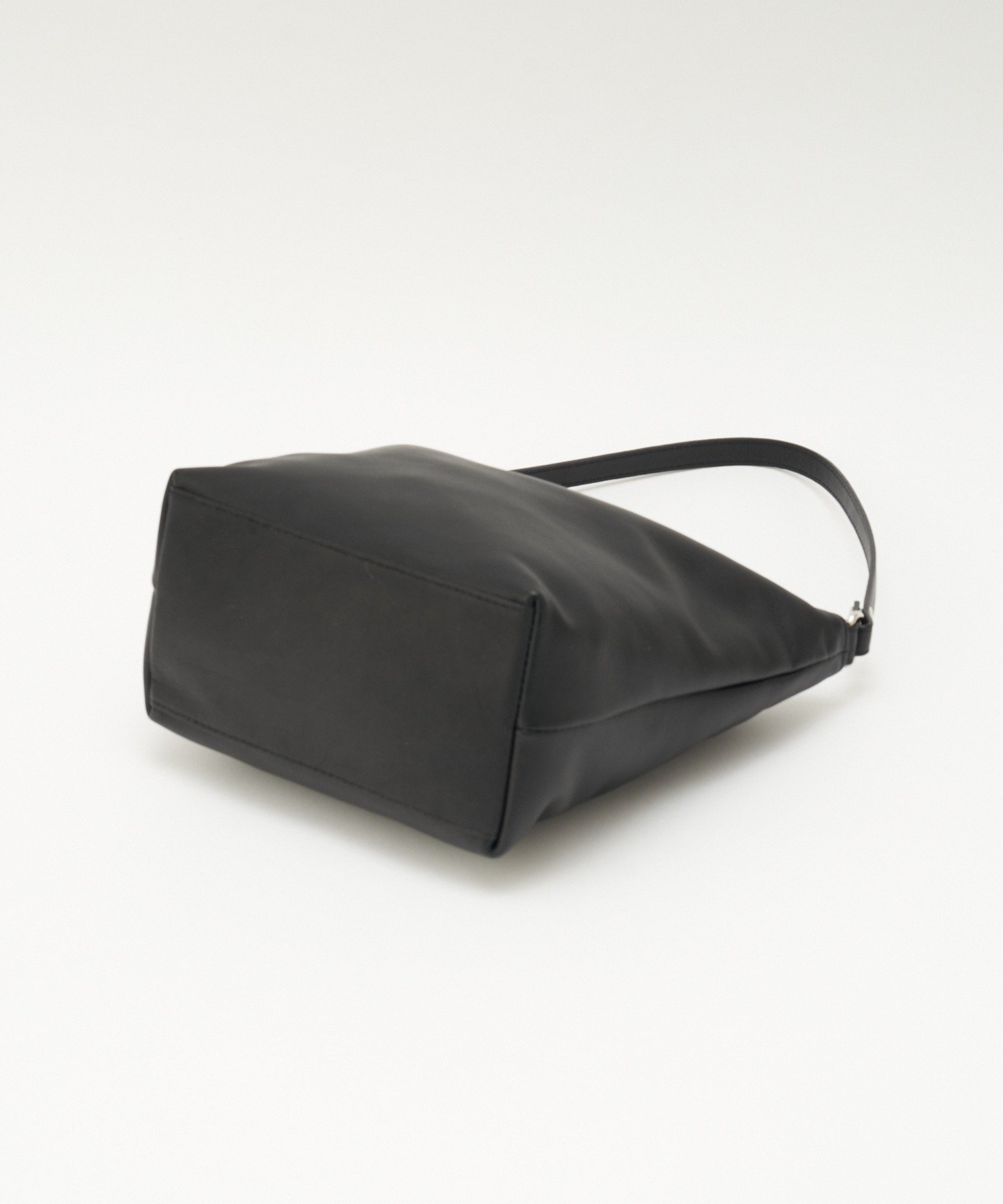 russet｜【20%ポイントバック】ソフトレザーシンプルショルダーバッグ