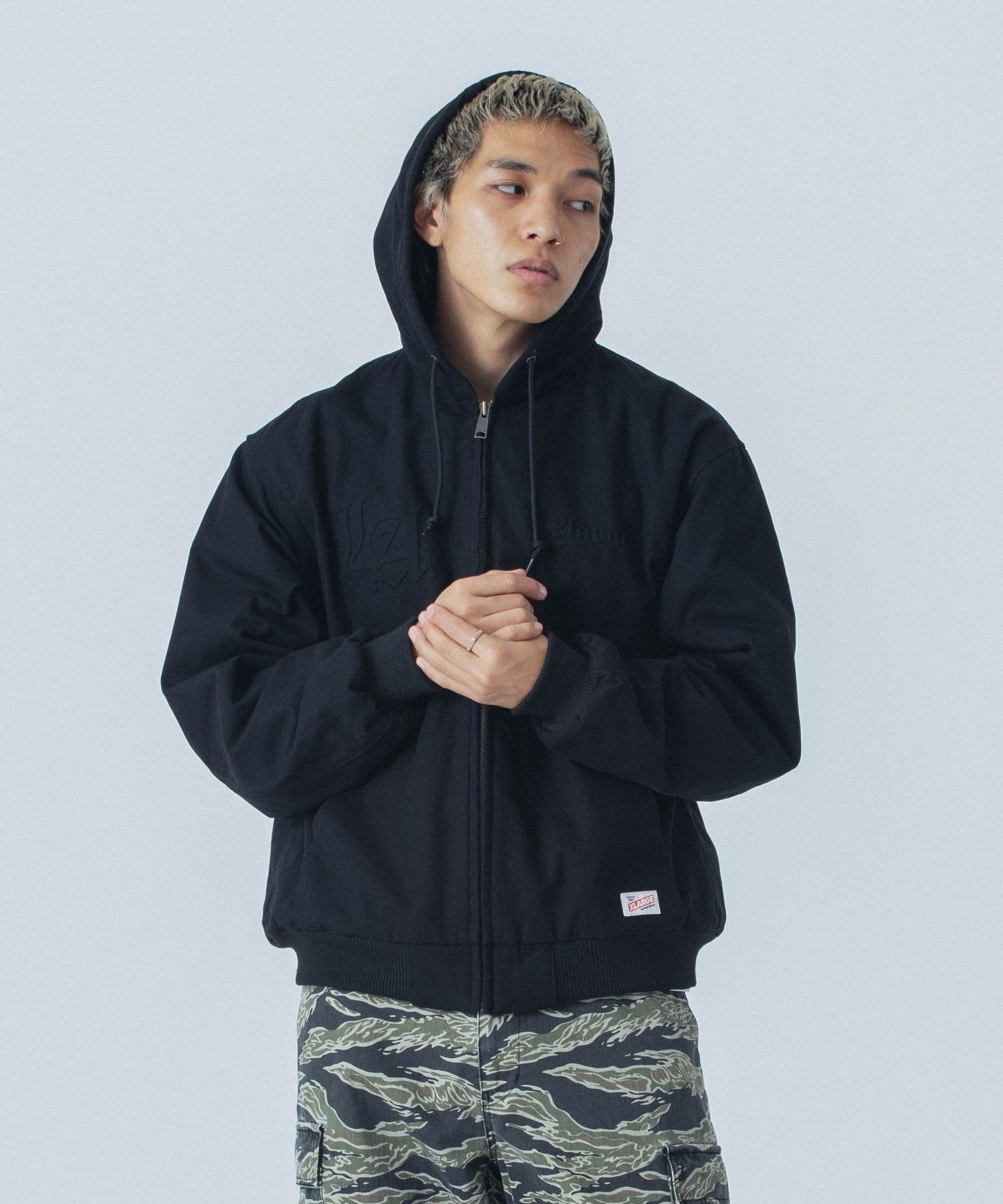 XLARGE｜EMBOSSED OLD ENGLISH HOODED WORK JACKET | Rakuten Fashion