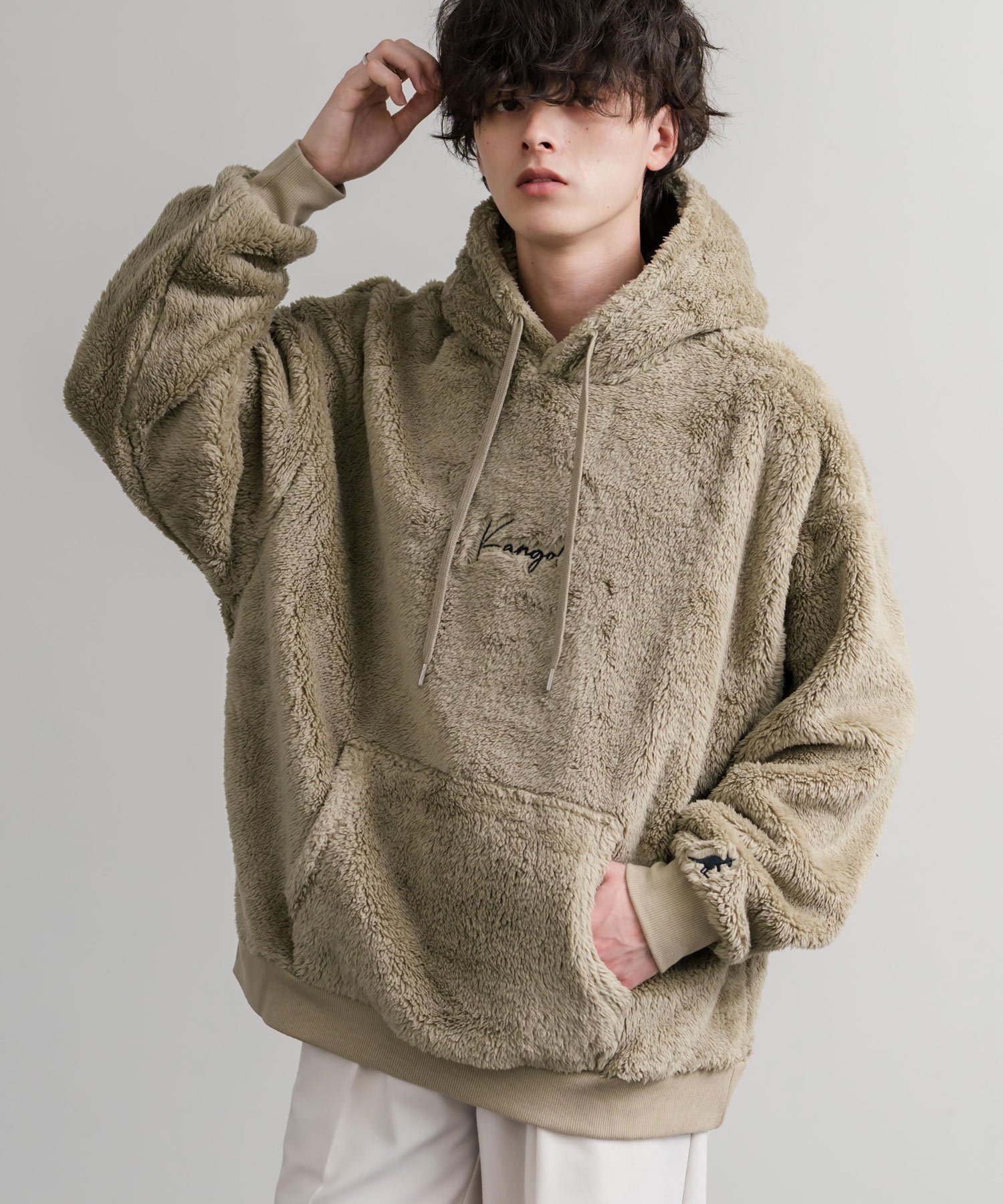 Rocky Monroe｜KANGOL ロゴ刺繍シャギーボアフリースプルオーバー