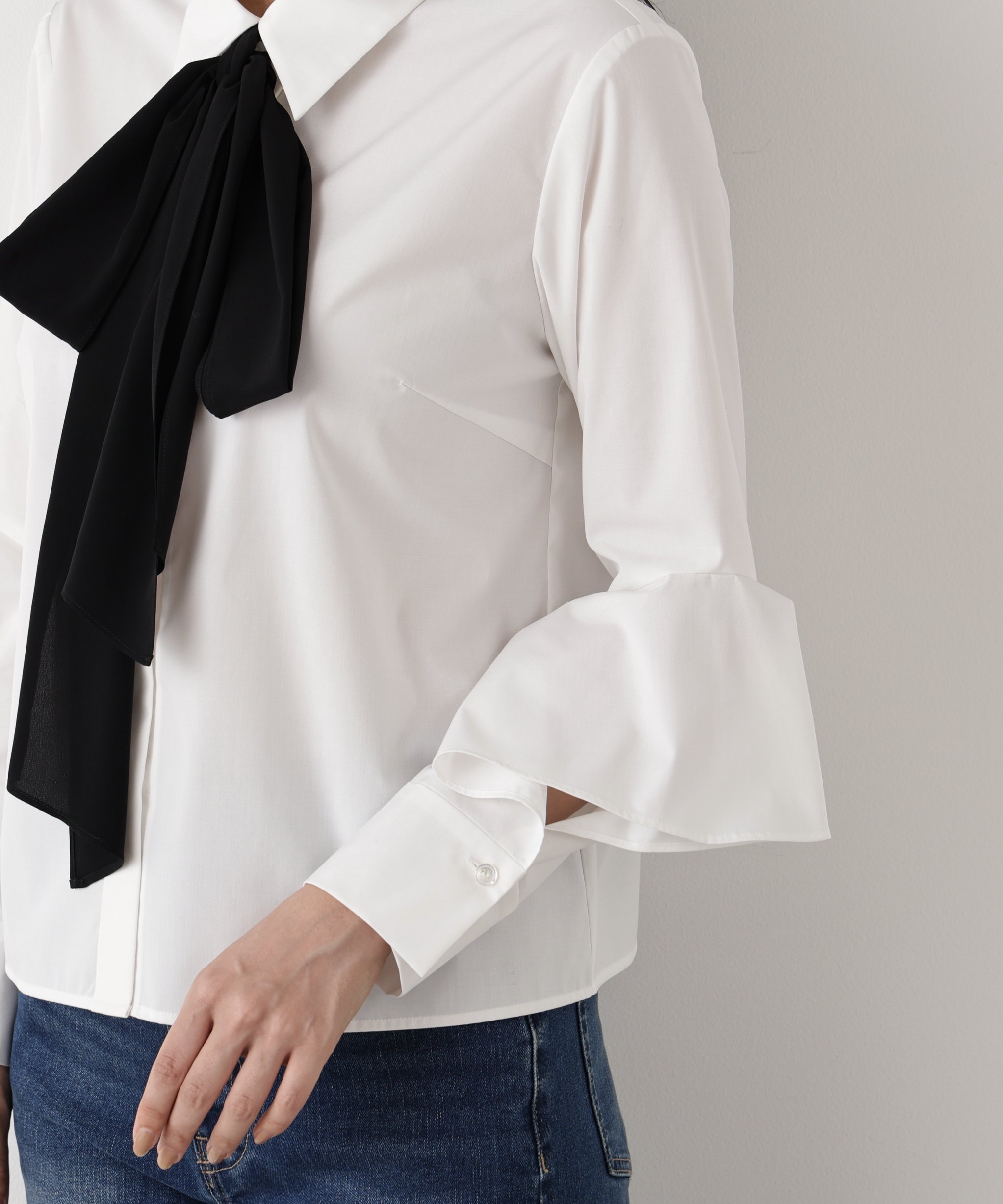 PINKY&DIANNE｜◇ラッフルスリーブリボンブラウス | Rakuten Fashion