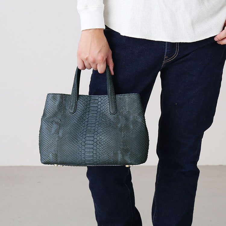 楽天市場】【5%offクーポン】パイソン トートバッグ メンズ 軽量 軽い