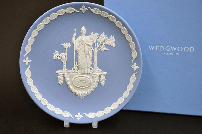 楽天市場】ウェッジウッド(WEDGWOOD)イヤープレート2025[スタンド(皿