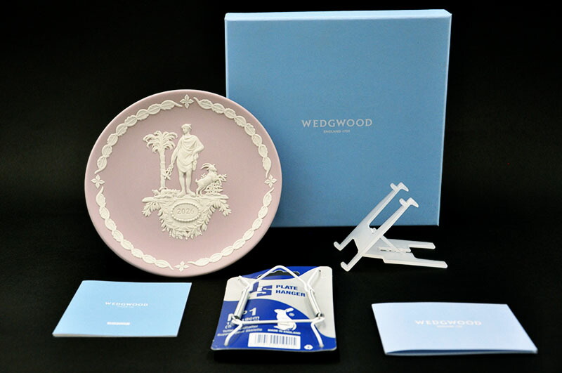 楽天市場】ウェッジウッド(WEDGWOOD)イヤープレート2026[スタンド(皿
