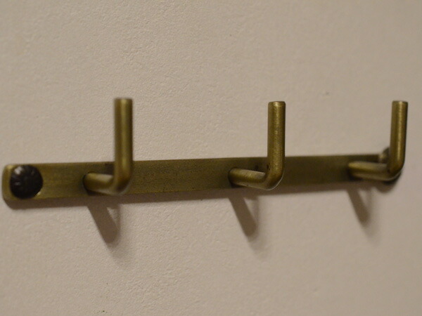 楽天市場】『アイアン壁掛けフックアンティークゴールド3連』壁付け