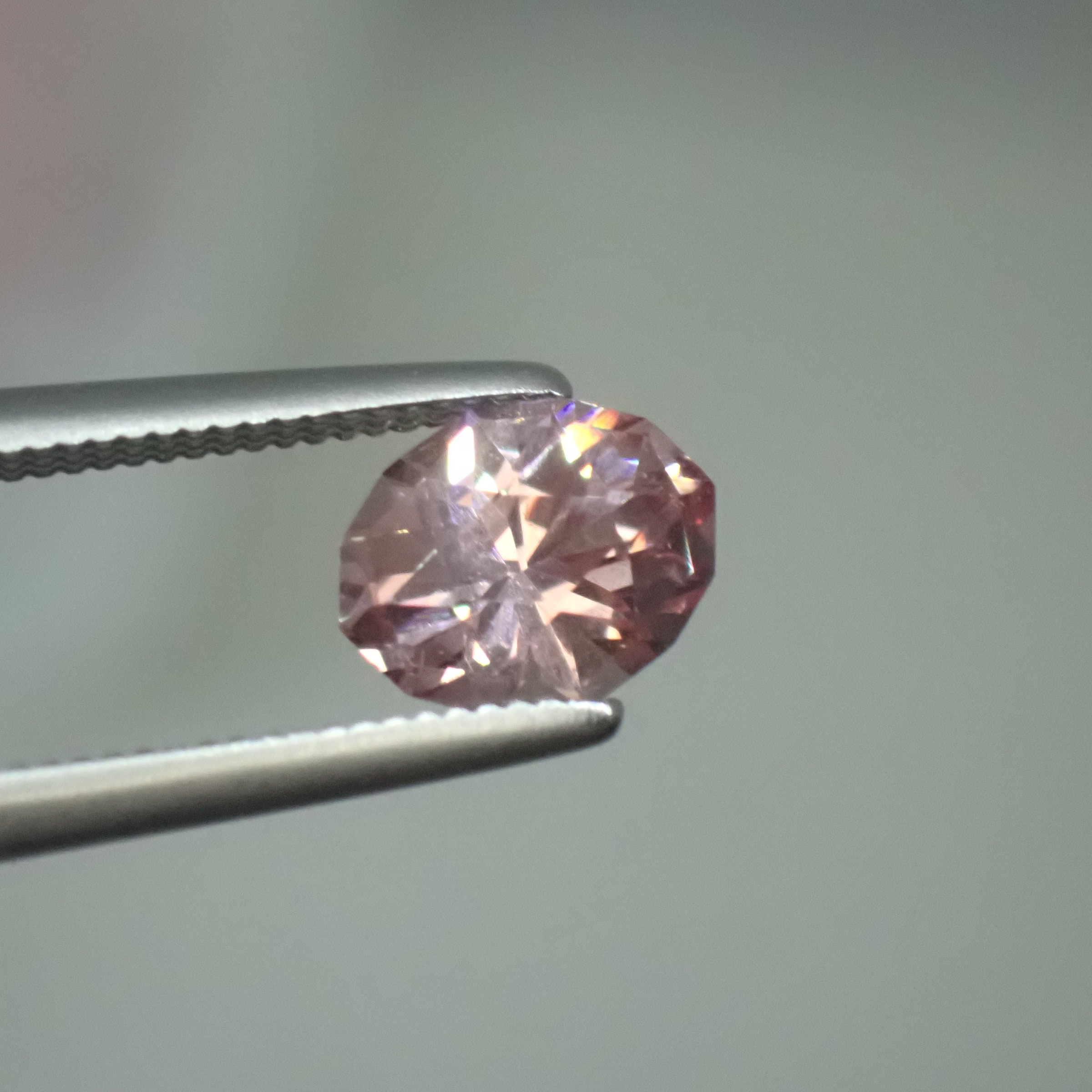 ｻﾝﾁｮさんｶｯﾄ＞赤蛍光☆美しいマラヤガーネット（ドラゴンガーネット