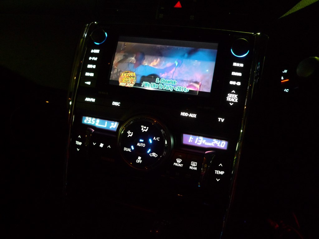 マークXのエアコンパネル他スイッチの全LED打ち替え作業