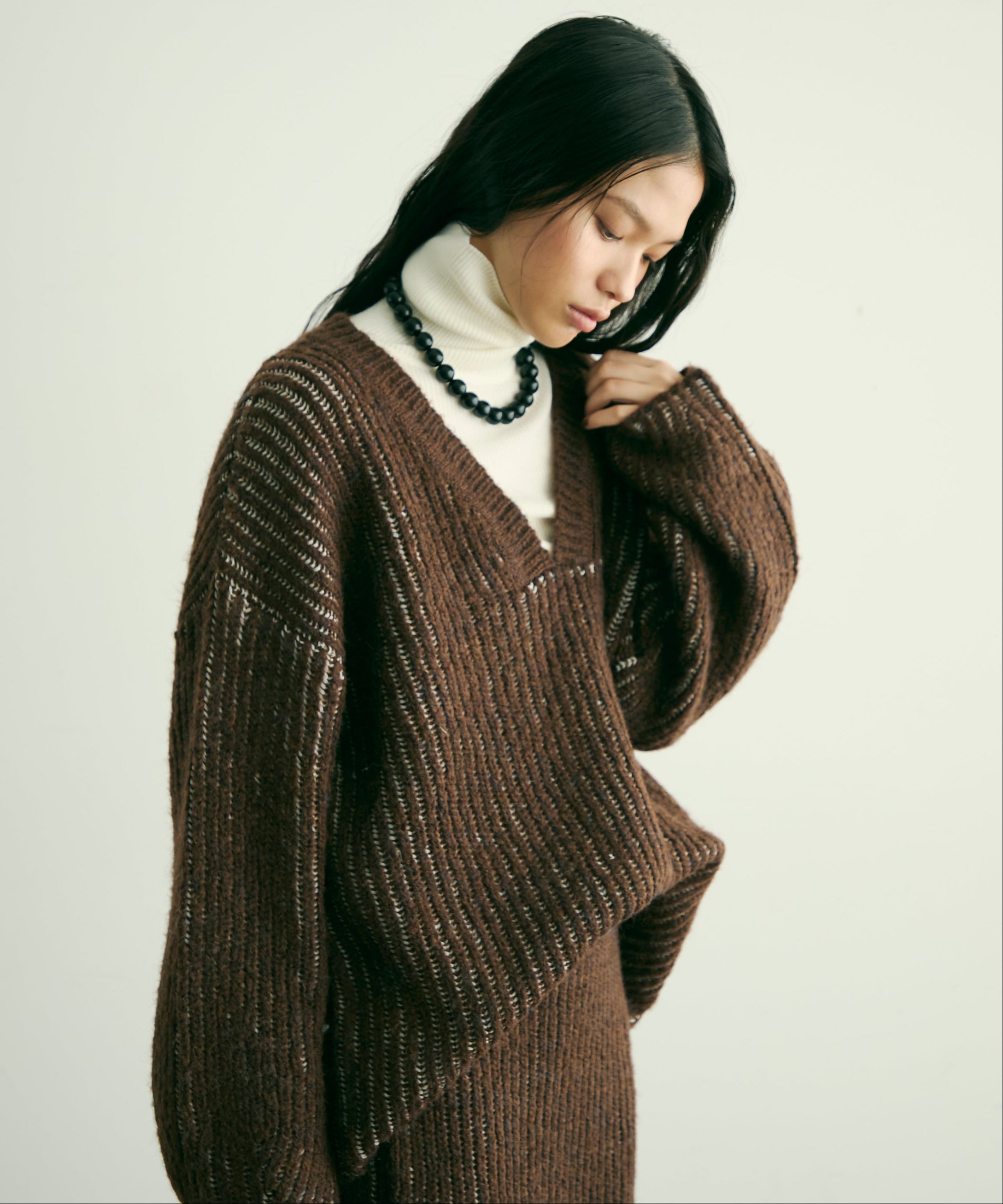 両畦ストライプアルパカタッチ深Vニット | Trish