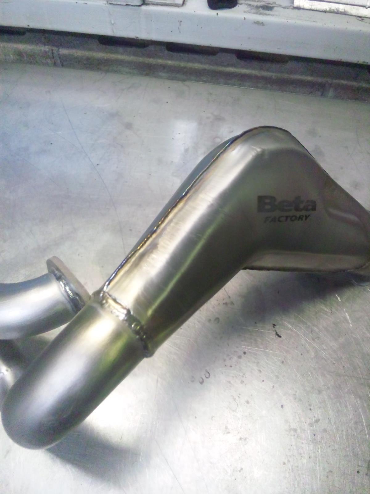 エキパイ(チャンバー/サイレンサー）凹み修理(トライアル車のみ