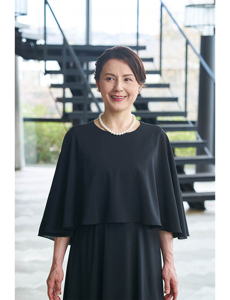 結婚式 母親ドレス 黒・マザーズドレスシフォン ケープ付き MD0411-BK