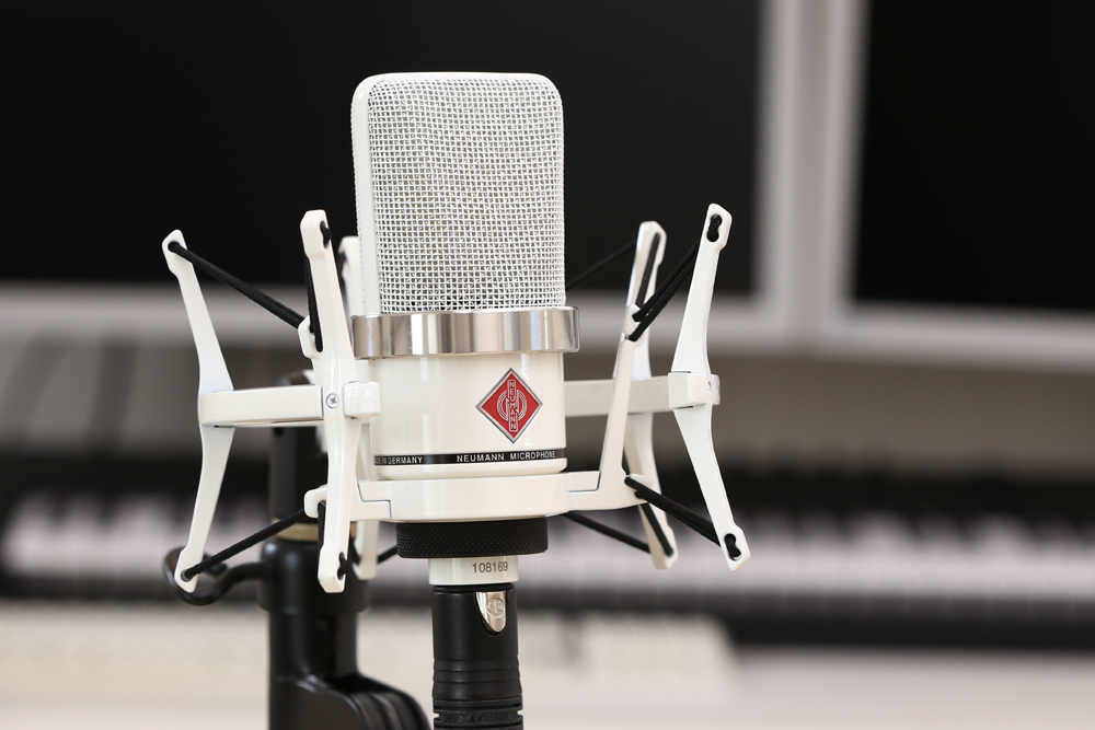 徹底レビュー】Neumannノイマン「TLM 102 White Edition」（宅録