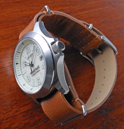 BN0121-26Y＞シチズン×モンベルのコラボレーション腕時計