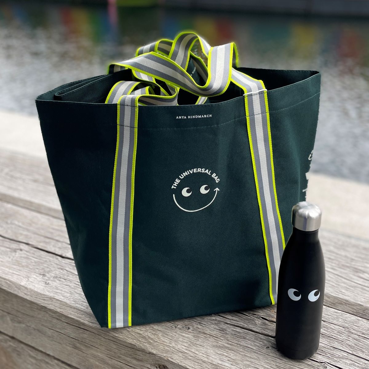 100%リサイクル！アニヤ・ハインドマーチの『ユニバーサルバッグ』が