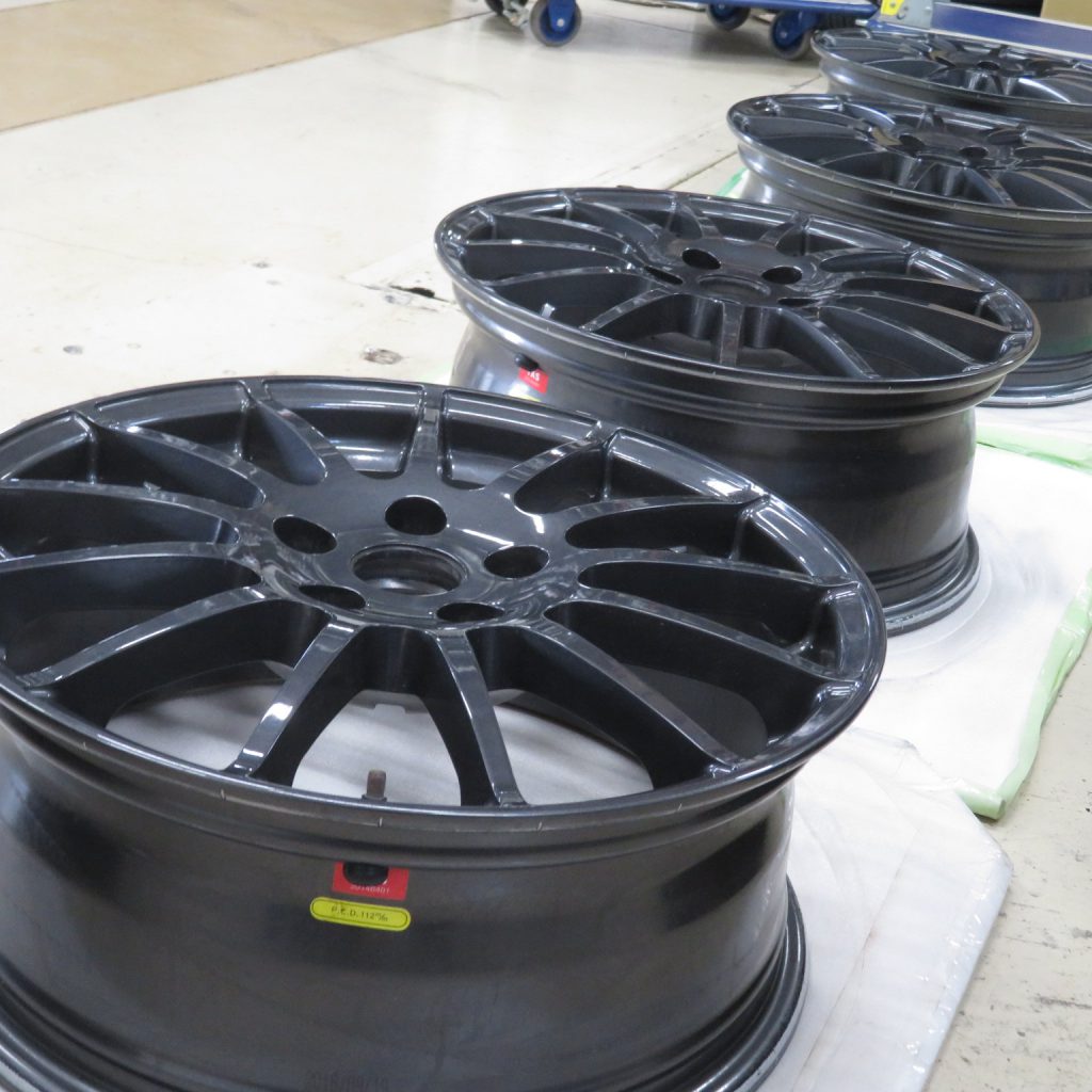 F60 ミニクロスオーバーのドレスアップ！純正16インチから17インチへ