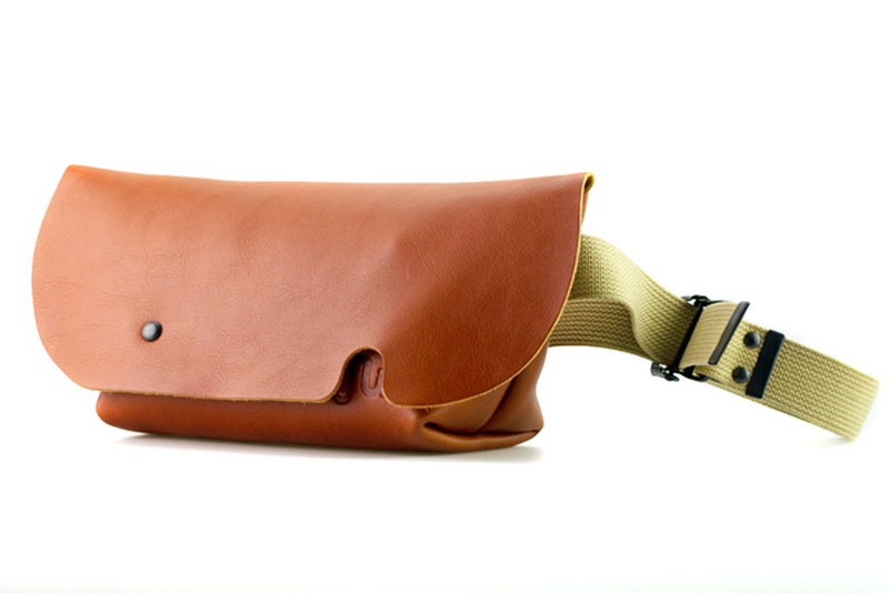 ほぼ未使用// Uni&Co. 牛革メッセンジャーバッグ/Camel/サイズS