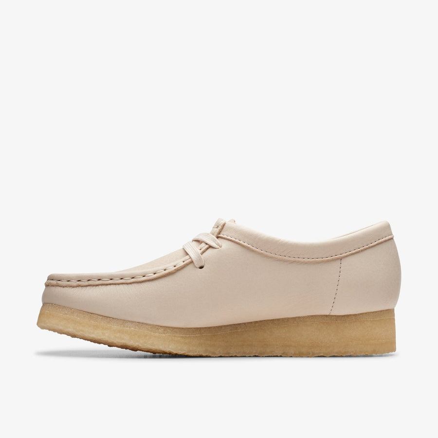 Clarks〉Wallabee / Beige Leather (Womens)｜UP NORTH ONLINE STORE
