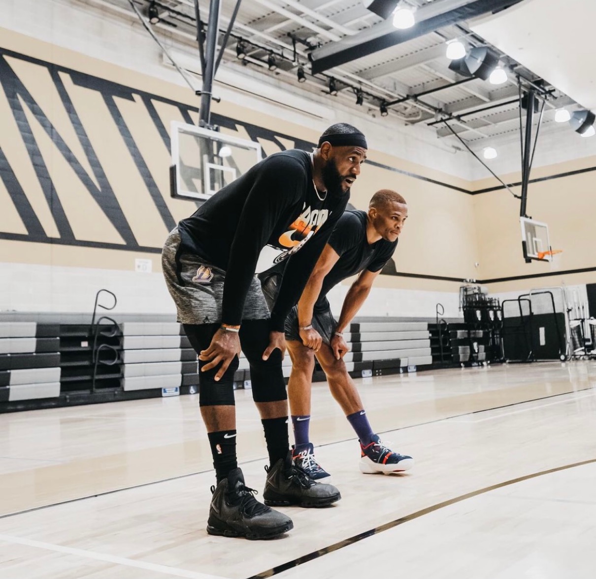 Nike】LeBron 19 “Triple Black”が2021年10月に発売予定 | UP TO DATE