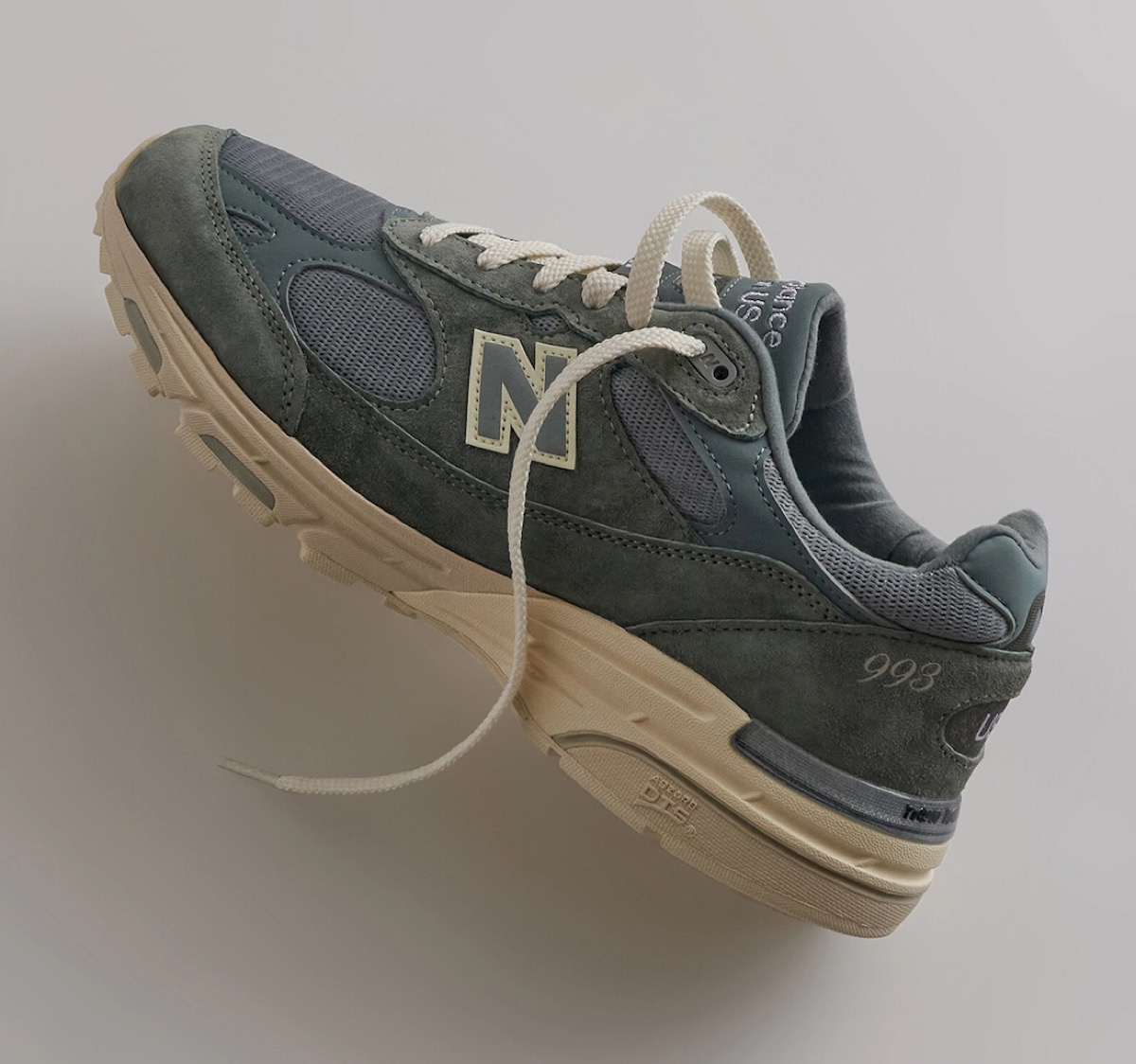 Kith × New Balance 『993 & 2002R “Pistachio”』が国内11月23日より