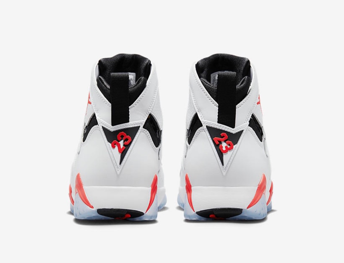AJ6のOGカラーを再現した Nike Air Jordan 7 Retro “White Infrared”が
