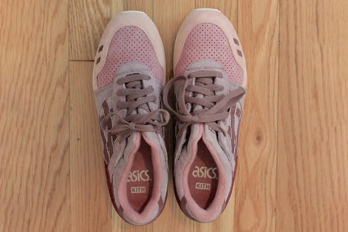 Ronnie Fieg Kith × ASICS GEL-LYTE III Remastered '07 “Blush”が国内