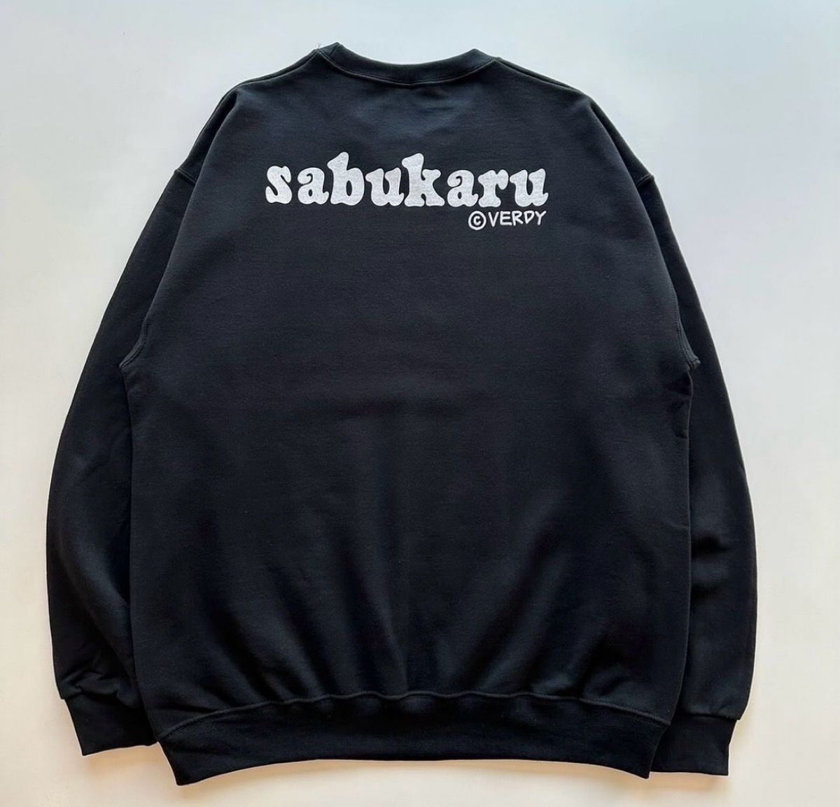 sabukaru × VERDY コラボスウェットが国内11月25日に限定発売 | UP TO DATE